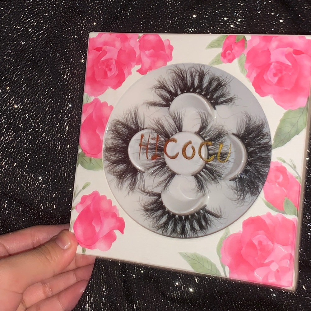 3 pairs of lashes